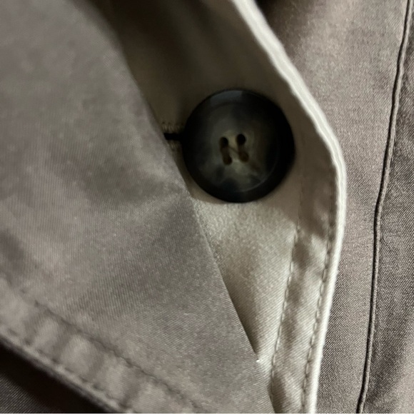 Women’s Vintage Jacqueline Ferrar Two Tone Tan Brown Long Jacket Size Medium - Picture 2 of 9